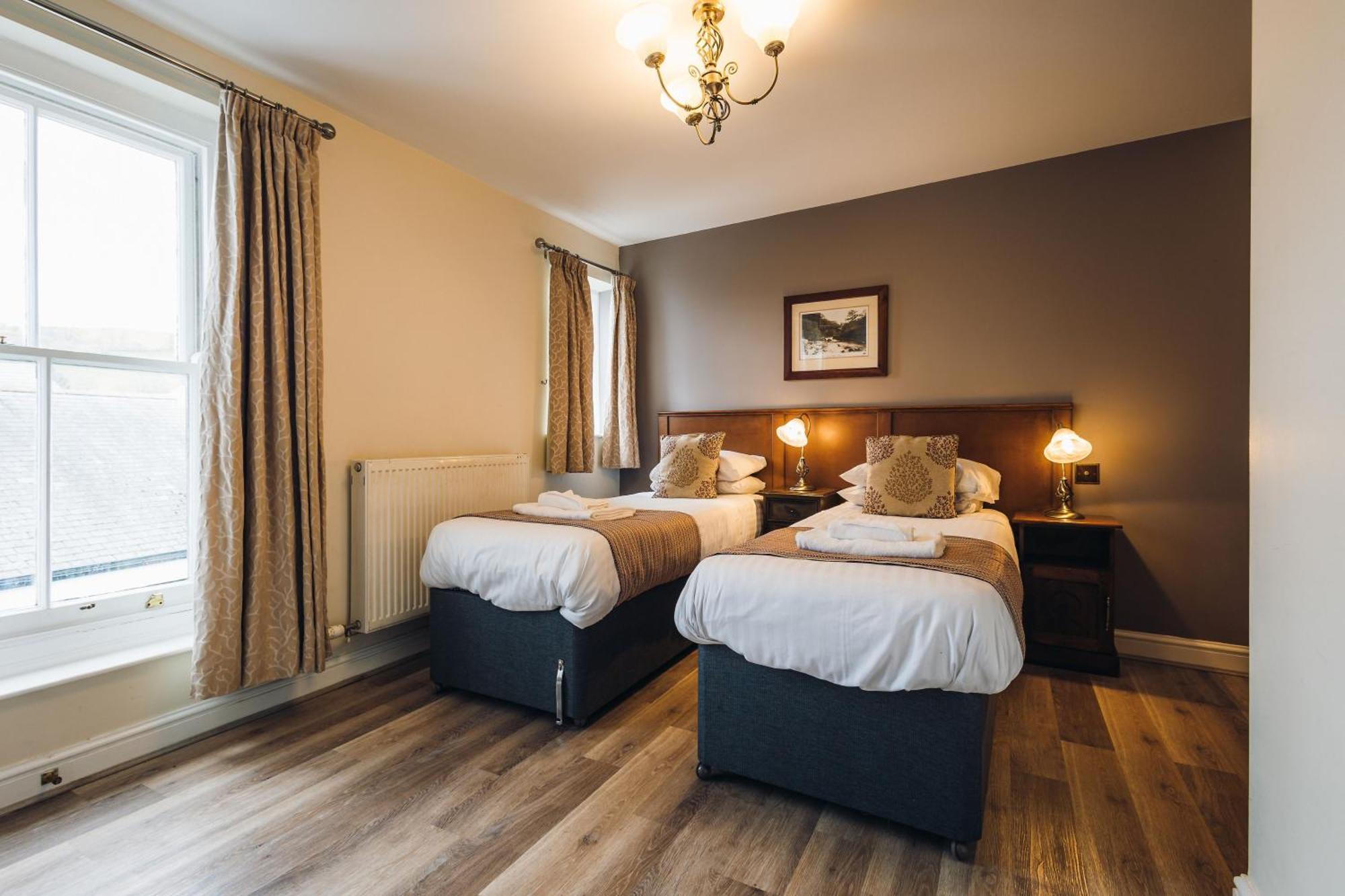 White Lion Royal Hotel Bala Εξωτερικό φωτογραφία