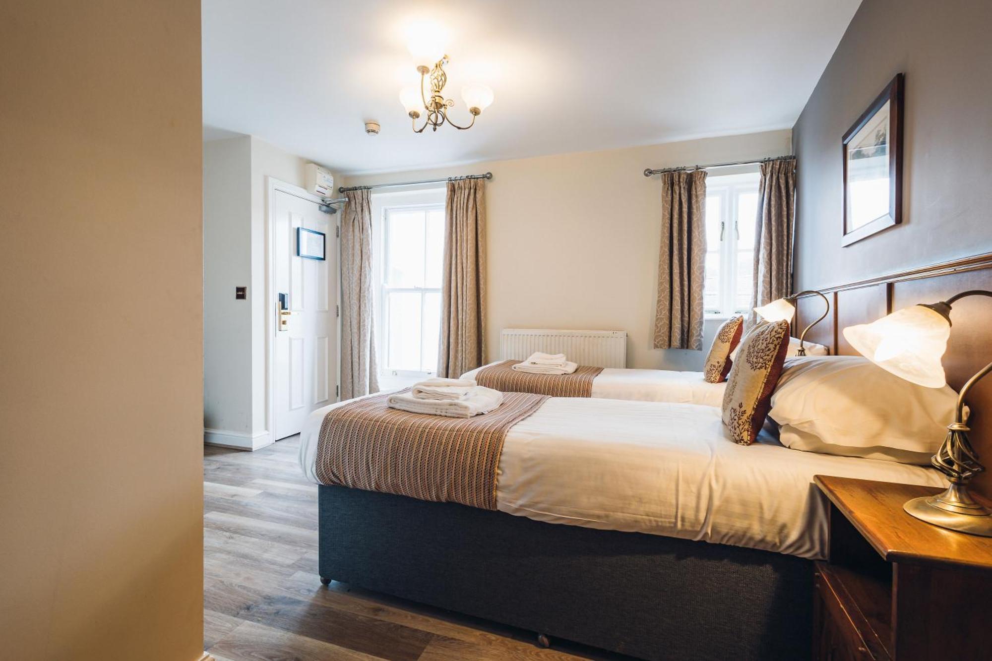 White Lion Royal Hotel Bala Εξωτερικό φωτογραφία