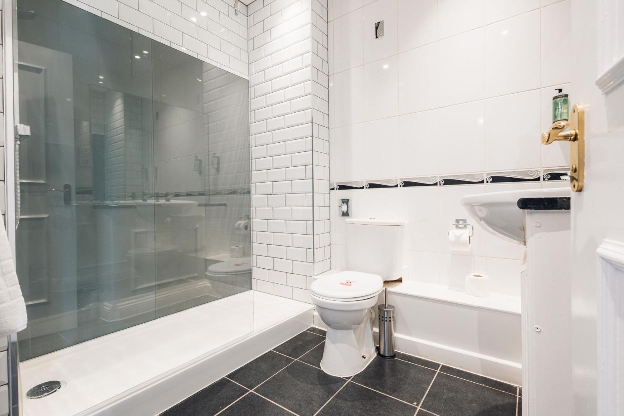 White Lion Royal Hotel Bala Εξωτερικό φωτογραφία